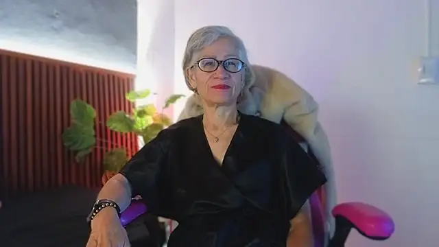 miss monserrate01 online show from February 9, 12:53 pm