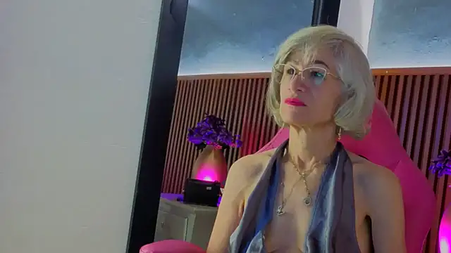 Snapshot of miss_monserrate01 chatting on May 21, 1:18 pm miss monserrate01 online show from May 21, 1:18 pm