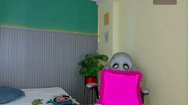 Snapshot of miss_monserrate01 chatting on June 23, 2:04 pm miss monserrate01 online show from June 23, 2:04 pm
