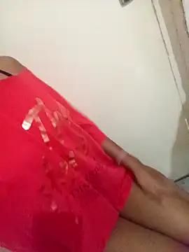 Snapshot of loveofpetitegirls34 chatting on February 9, 10:19 am loveofpetitegirls34 online show from February 9, 10:19 am