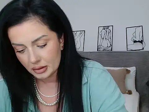 Snapshot of Jasmin0e chatting on May 2, 2:33 pm Jasmin0e online show from May 2, 2:33 pm