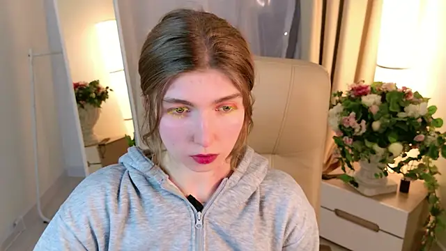 Bubble Chloe online show from April 28, 1:49 pm