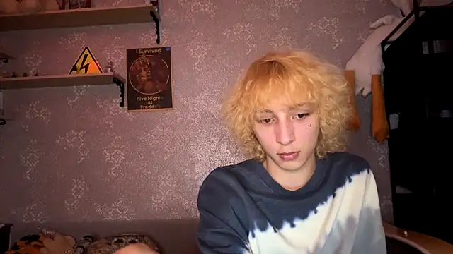 Snapshot of Fred_bucks chatting on March 9, 12:42 pm Fred bucks online show from March 9, 12:42 pm