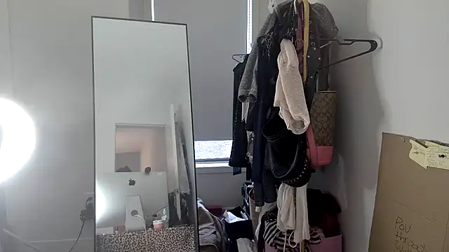 JUCY APPLE online show from April 13, 7:19 pm