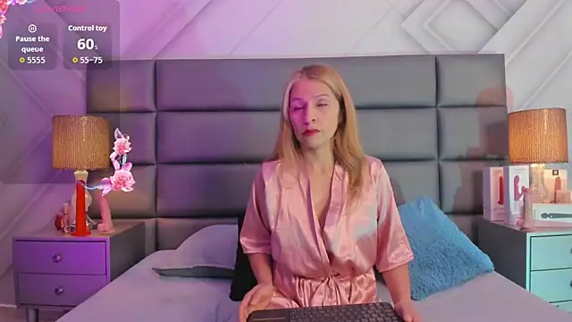 AlexaFoxx  online show from February 10, 12:53 pm