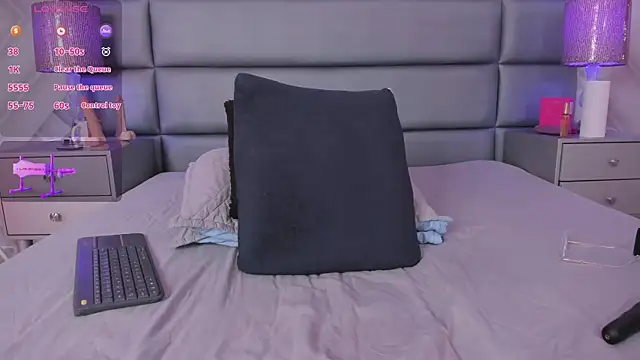 Snapshot of AlexaFoxx_ chatting on July 31, 2:38 pm AlexaFoxx online show from July 31, 2:38 pm