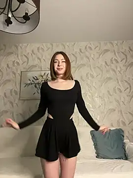 LynaFrost online show from May 1, 5:23 am