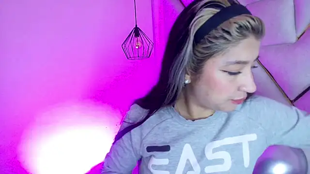 Dahiana Dmour  online show from February 5, 12:21 pm