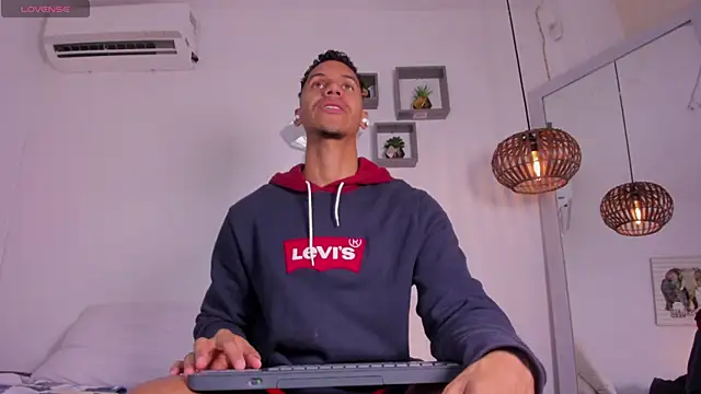 Royland Vega online show from March 12, 12:22 pm