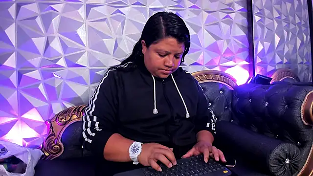 Carolina-Lenon online show from March 18, 7:39 pm