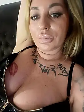 MiaMooly online show from January 15, 6:55 pm