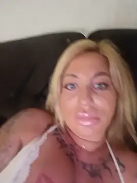 MiaMooly online show from June 8, 6:41 pm