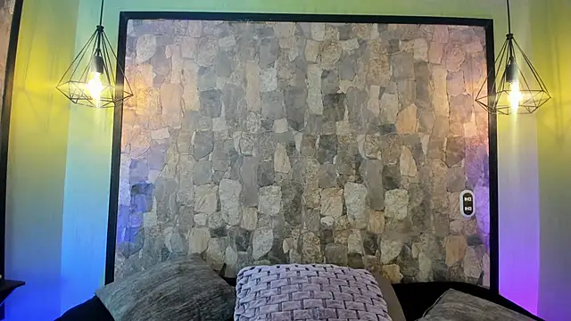 Elizabeth Ferrer online show from February 9, 7:07 pm