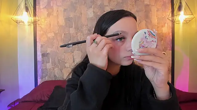 Elizabeth Ferrer online show from February 18, 6:59 pm