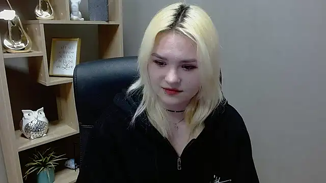 SweetLilyxo online show from February 3, 8:52 am