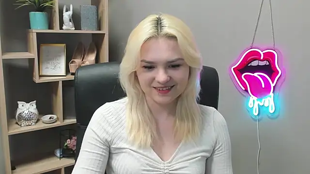 SweetLilyxo online show from February 28, 7:42 am