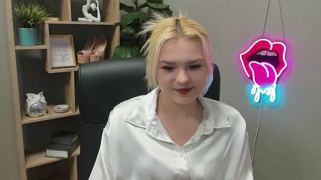 SweetLilyxo online show from April 3, 6:33 am