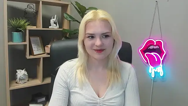 SweetLilyxo online show from April 29, 6:28 am
