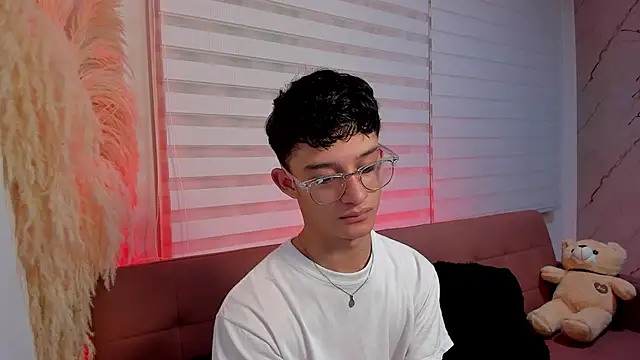 Patrick Howland  online show from February 27, 3:39 am