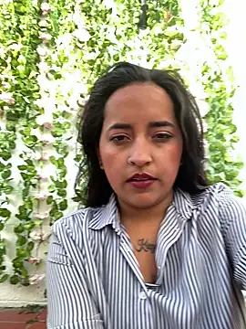 Annie Alicee online show from March 4, 12:00 pm