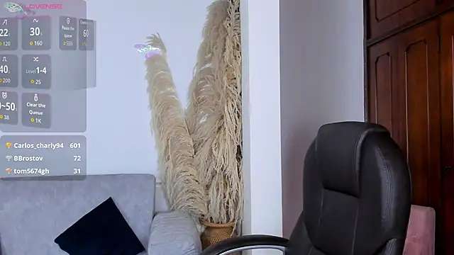 PamelaQueen  online show from April 28, 2:27 am