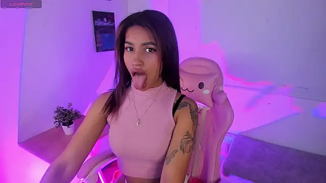 MoonRose   online show from April 29, 8:15 pm
