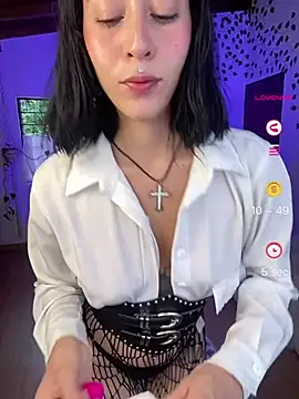 Snapshot of Capricornmystic1 chatting on May 8, 8:14 pm Capricornmystic1 online show from May 8, 8:14 pm