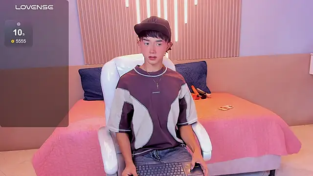 Snapshot of Noa_03 chatting on May 30, 6:16 pm Noa 03 online show from May 30, 6:16 pm