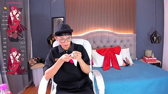 Snapshot of Noa_03 chatting on June 3, 6:13 pm Noa 03 online show from June 3, 6:13 pm