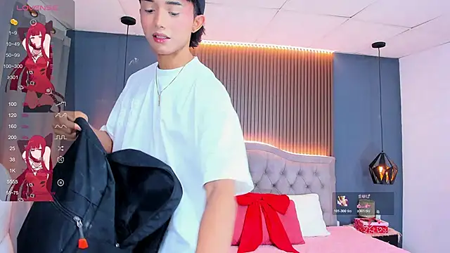 Snapshot of Noa_03 chatting on June 4, 6:14 pm Noa 03 online show from June 4, 6:14 pm