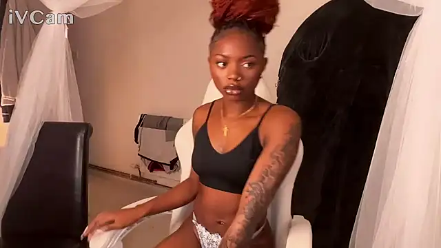 Snapshot of missbbydior chatting on February 7, 10:35 pm missbbydior online show from February 7, 10:35 pm