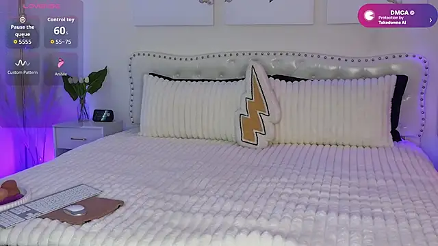 ViolettBaby online show from March 4, 2:56 pm