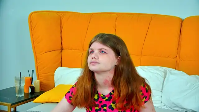 Snapshot of ChloeHalses chatting on May 9, 5:07 pm ChloeHalses online show from May 9, 5:07 pm