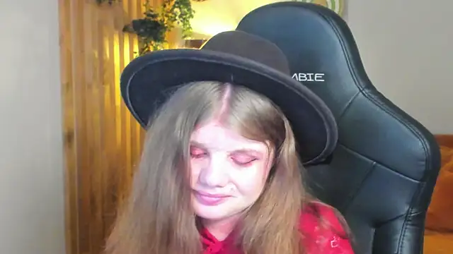 Snapshot of ChloeHalses chatting on May 10, 5:07 pm ChloeHalses online show from May 10, 5:07 pm