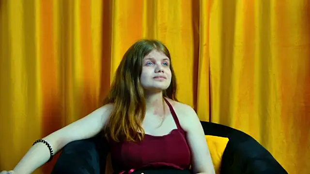 Snapshot of ChloeHalses chatting on May 16, 5:12 pm ChloeHalses online show from May 16, 5:12 pm