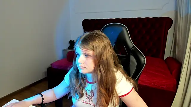 Snapshot of ChloeHalses chatting on June 8, 1:28 am ChloeHalses online show from June 8, 1:28 am