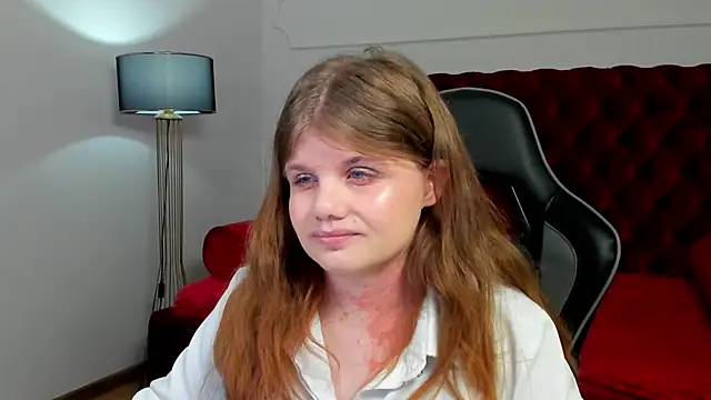 Snapshot of ChloeHalses chatting on July 9, 5:06 pm ChloeHalses online show from July 9, 5:06 pm