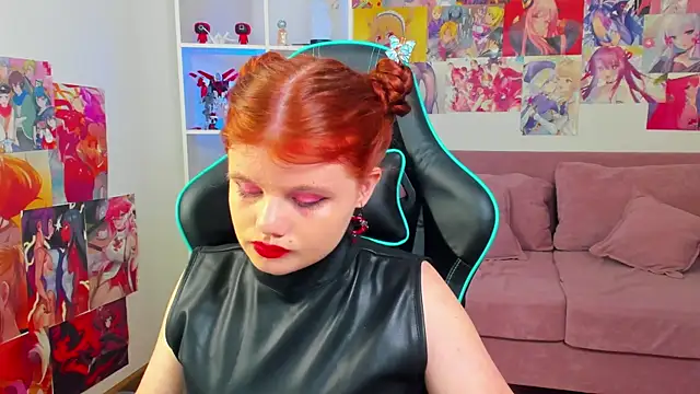 Snapshot of ChloeHalses chatting on August 1, 5:01 pm ChloeHalses online show from August 1, 5:01 pm