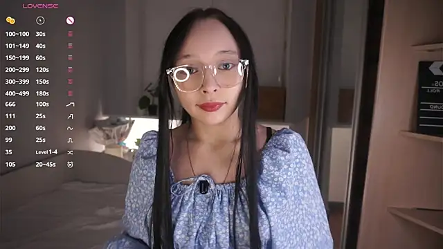 HannaHayles online show from March 9, 5:28 pm