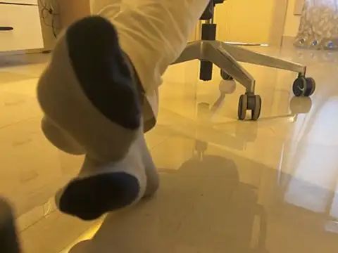 Snapshot of badassmaster42r chatting on February 15, 11:30 am badassmaster42r online show from February 15, 11:30 am