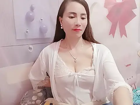 Hello-Kitty001 online show from February 18, 1:18 pm