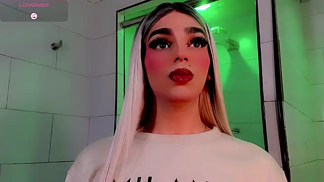 Snapshot of Maddye_Fox chatting on May 23, 3:23 am Maddye Fox online show from May 23, 3:23 am