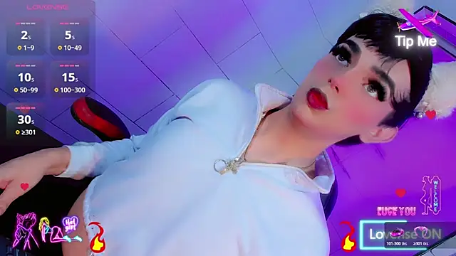 Snapshot of Maddye_Fox chatting on June 1, 3:30 am Maddye Fox online show from June 1, 3:30 am