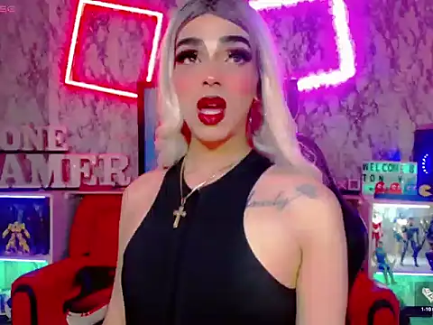 Snapshot of Maddye_Fox chatting on July 19, 3:43 am Maddye Fox online show from July 19, 3:43 am