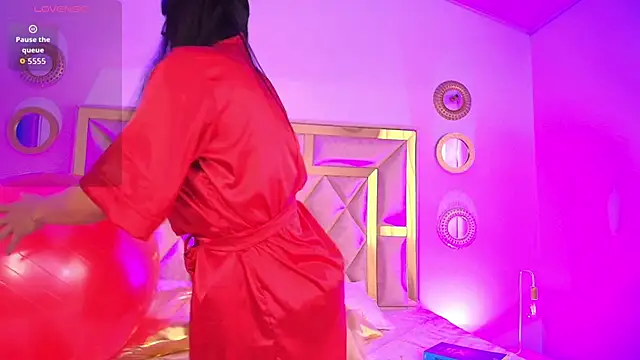 Emma Sanz   online show from February 10, 12:31 pm