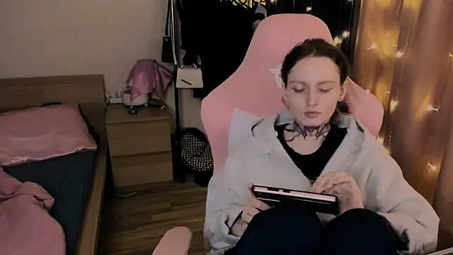 Onyxix online show from April 28, 8:25 pm