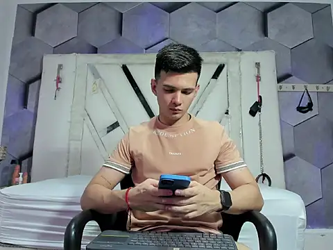 Snapshot of GoldenBoyM chatting on June 13, 2:53 am GoldenBoyM online show from June 13, 2:53 am