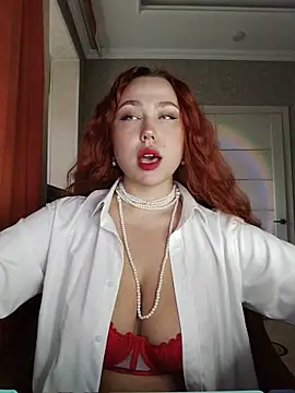 Snapshot of LolaaMint_ chatting on March 5, 10:11 am LolaaMint online show from March 5, 10:11 am