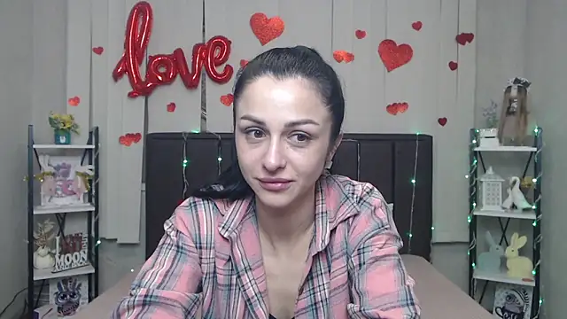 Snapshot of EvaClarkk chatting on April 16, 5:19 am EvaClarkk online show from April 16, 5:19 am