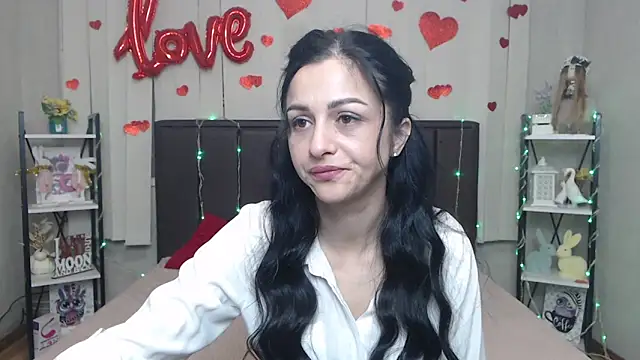 Snapshot of EvaClarkk chatting on April 19, 5:29 am EvaClarkk online show from April 19, 5:29 am